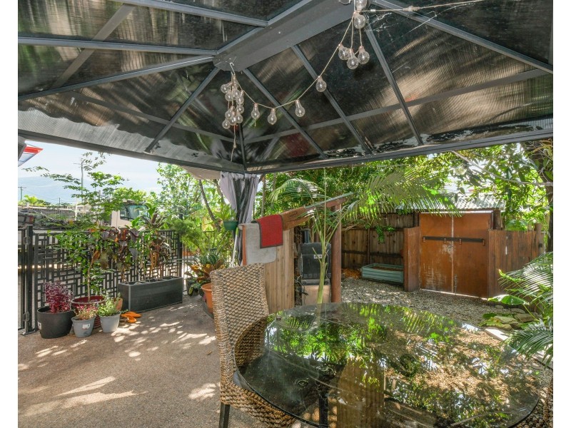 17 Barry Street, Bungalow QLD 4870