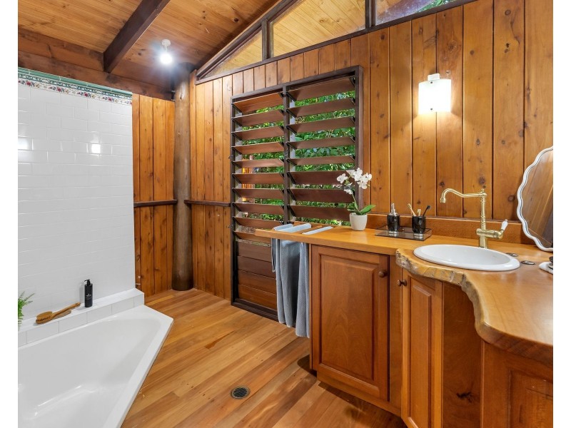 19 Cananga Close, Kamerunga QLD 4870