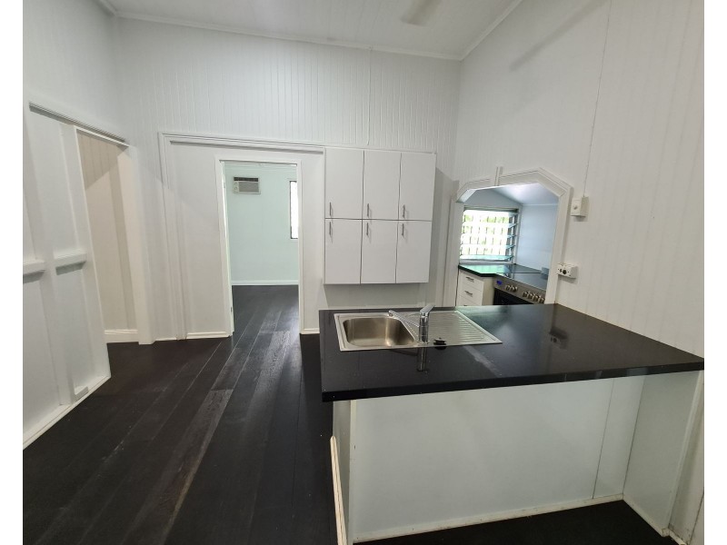 193 Bunda Street, Parramatta Park QLD 4870