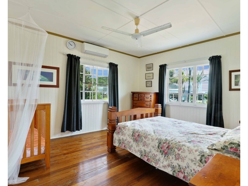 27 OKeefe Street, Cairns North QLD 4870