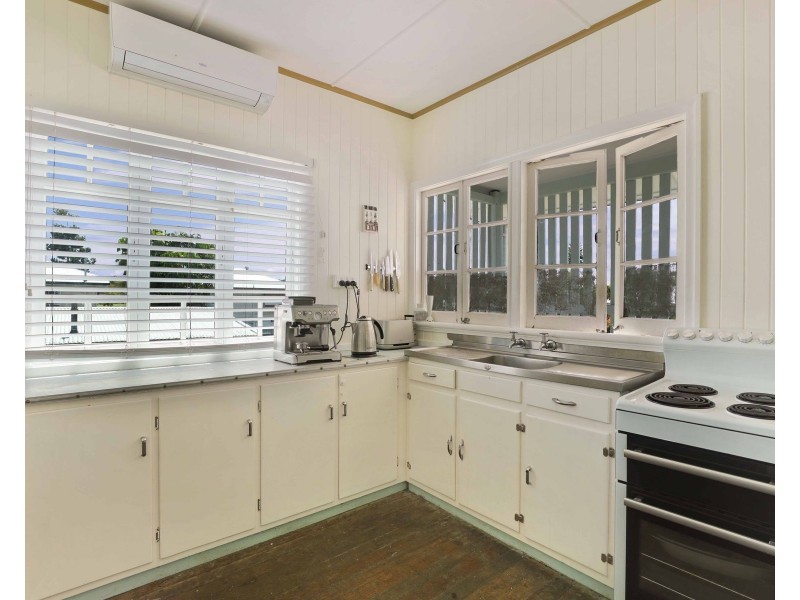 27 OKeefe Street, Cairns North QLD 4870