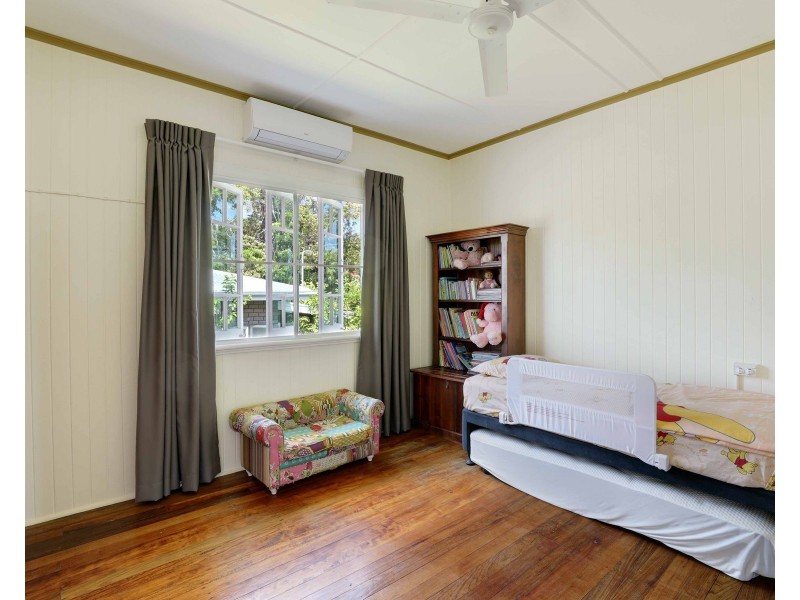 27 OKeefe Street, Cairns North QLD 4870