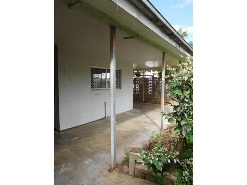 2/114 Balaclava, Earlville QLD 4870