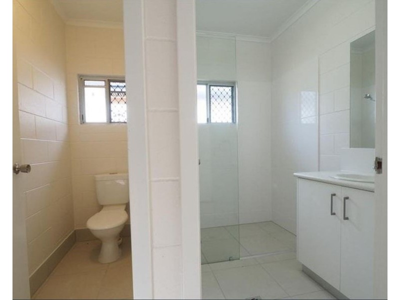 2/55 Macilwraith Street, Manoora QLD 4870