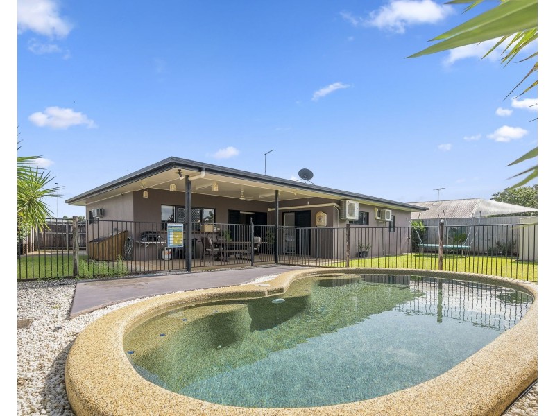 33 Bassett Street, Kanimbla QLD 4870