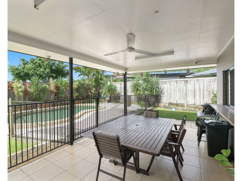 33 Bassett Street, Kanimbla QLD 4870