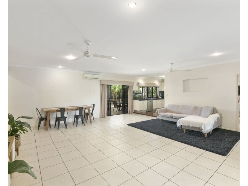 33 Bassett Street, Kanimbla QLD 4870
