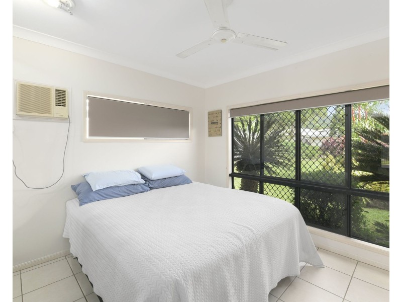 33 Bassett Street, Kanimbla QLD 4870