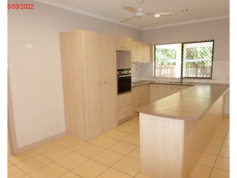 6 Nell Close, Kanimbla QLD 4870