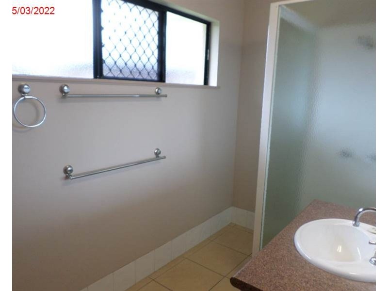 6 Nell Close, Kanimbla QLD 4870