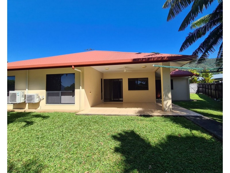 6 Nell Close, Kanimbla QLD 4870