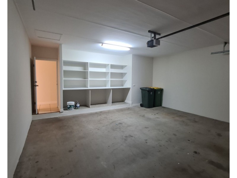 6 Nell Close, Kanimbla QLD 4870