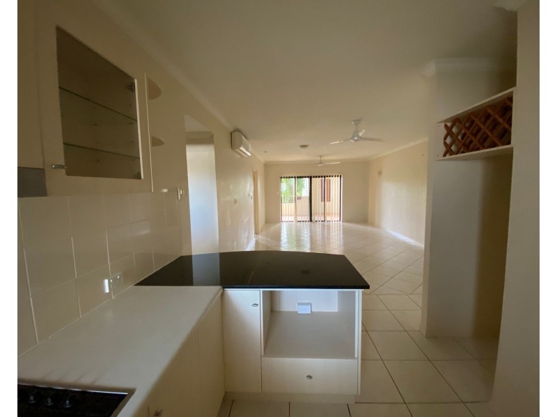 8/310-316 Lake Street, Cairns North QLD 4870