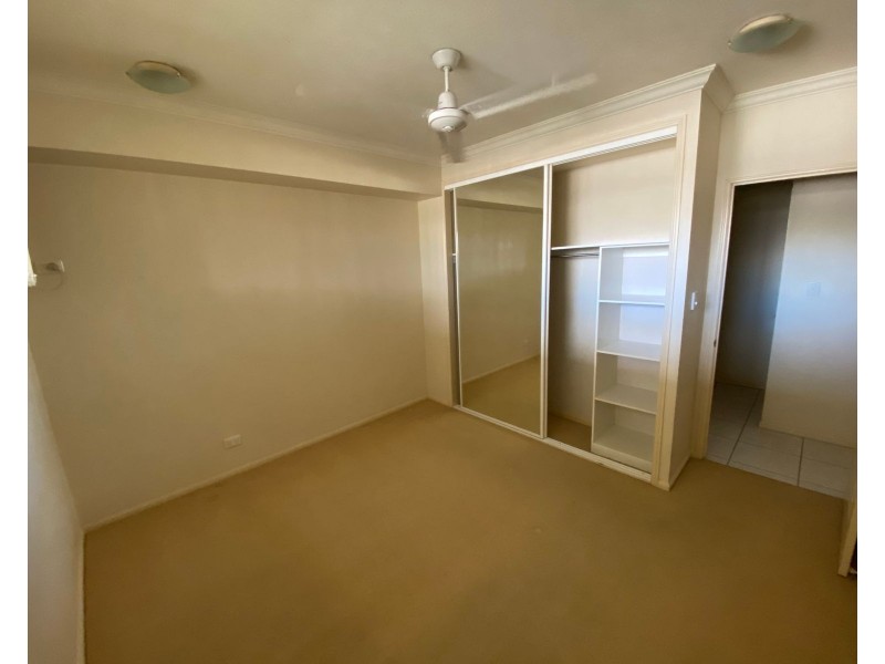 8/310-316 Lake Street, Cairns North QLD 4870