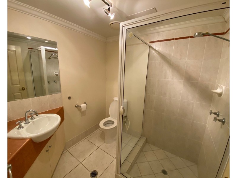 8/310-316 Lake Street, Cairns North QLD 4870