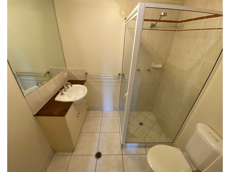 8/310-316 Lake Street, Cairns North QLD 4870