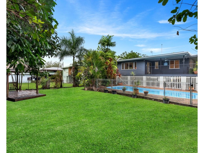40 Cavendish Street, Earlville QLD 4870