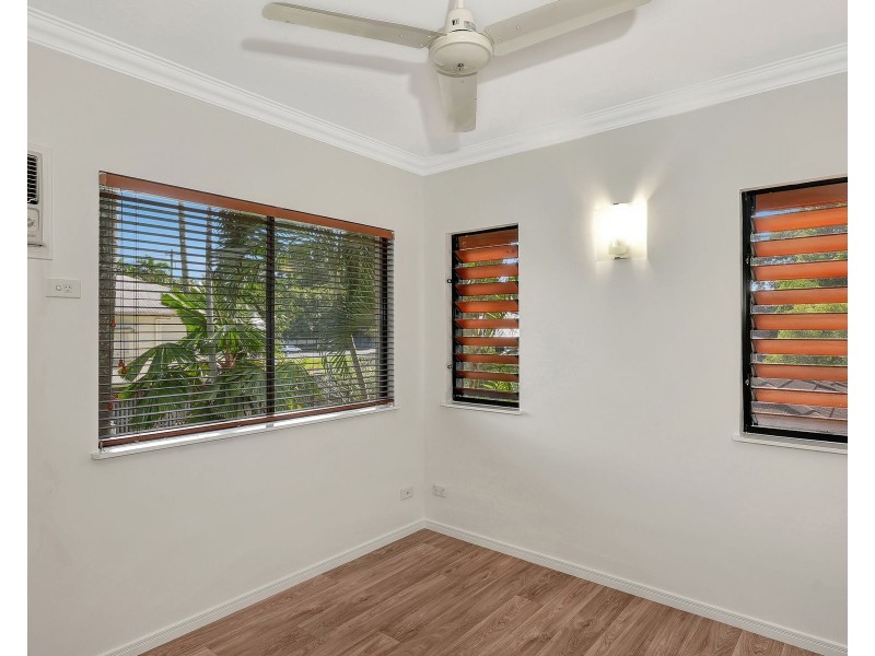 4/83 Hayward Street, Mooroobool QLD 4870