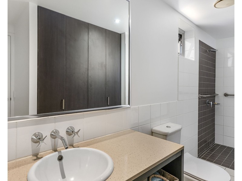 30705/2 APLIN STREET, Cairns City QLD 4870