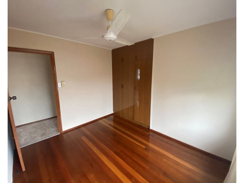 271 Aumuller Street, Westcourt QLD 4870