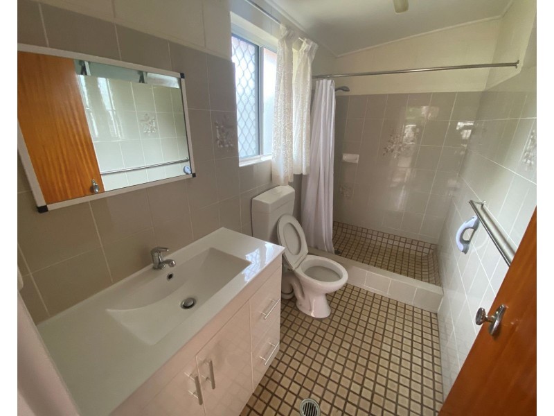 271 Aumuller Street, Westcourt QLD 4870