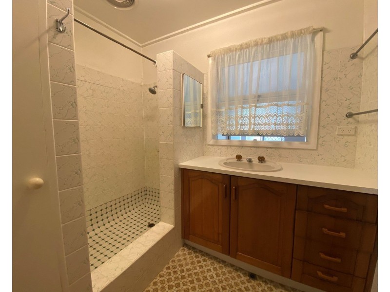 271 Aumuller Street, Westcourt QLD 4870