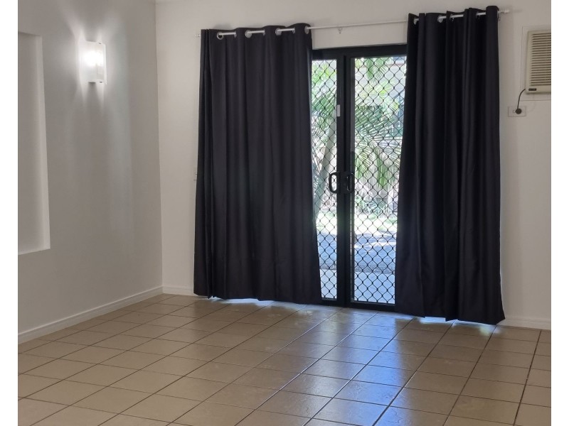 1/83 Hayward Street, Mooroobool QLD 4870