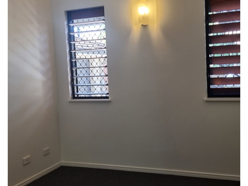 1/83 Hayward Street, Mooroobool QLD 4870