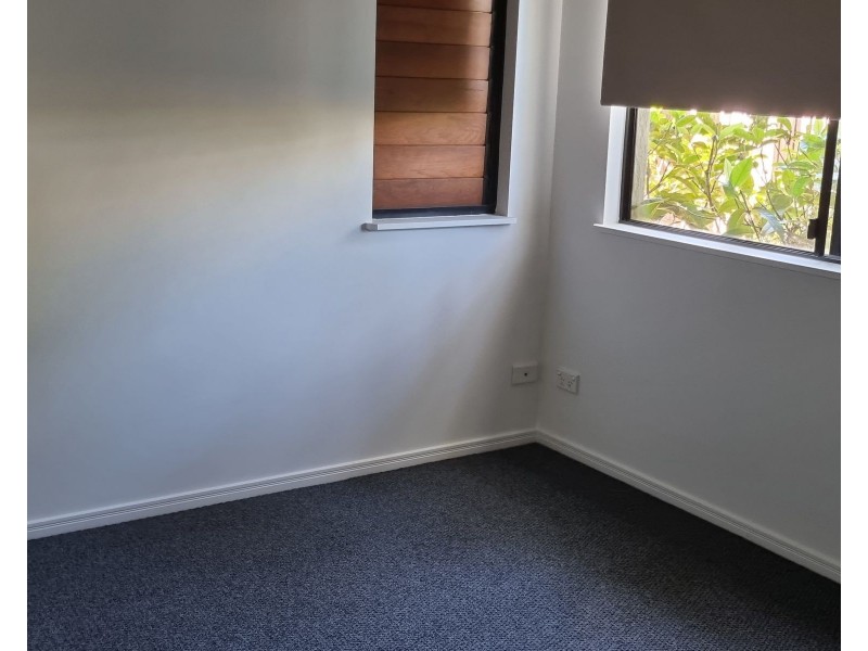 1/83 Hayward Street, Mooroobool QLD 4870