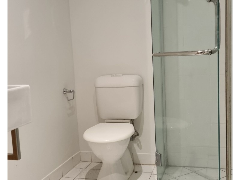 1/83 Hayward Street, Mooroobool QLD 4870