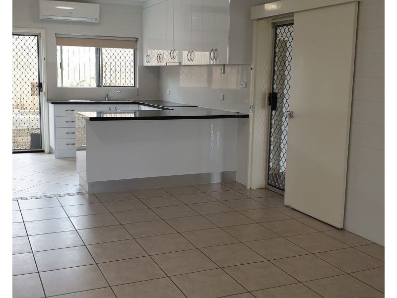 1/52 Alberta Drive, Woree QLD 4868