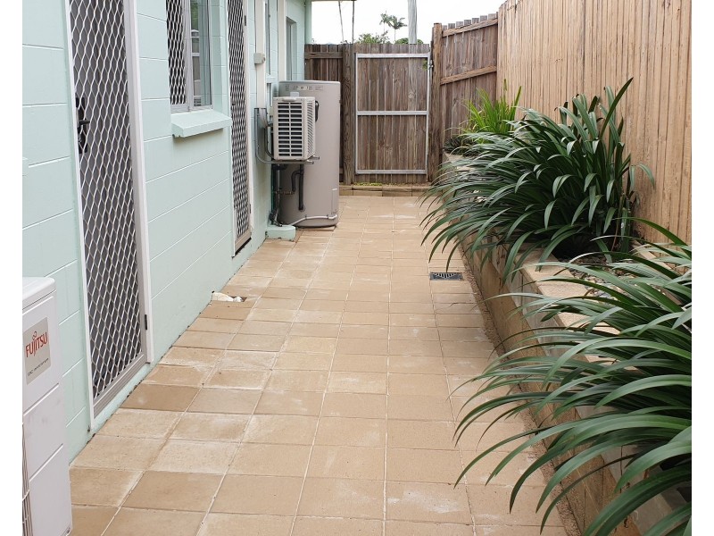 1/52 Alberta Drive, Woree QLD 4868