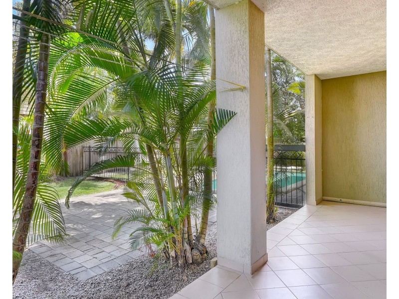 1/83 Hayward Street, Mooroobool QLD 4870