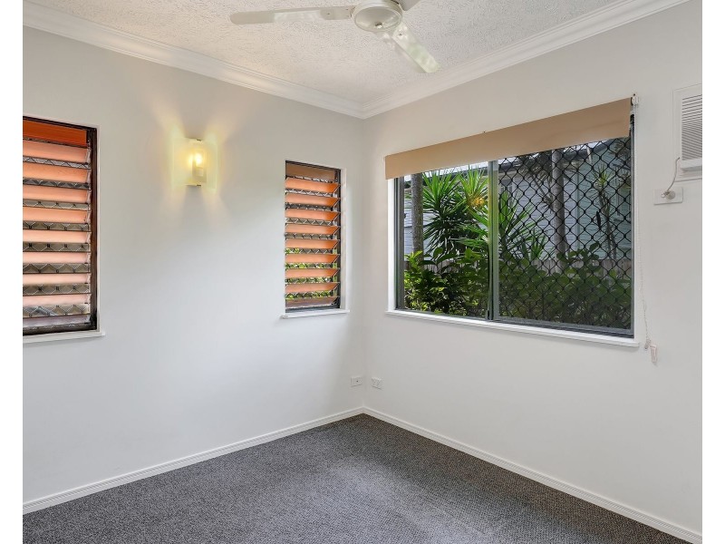 1/83 Hayward Street, Mooroobool QLD 4870