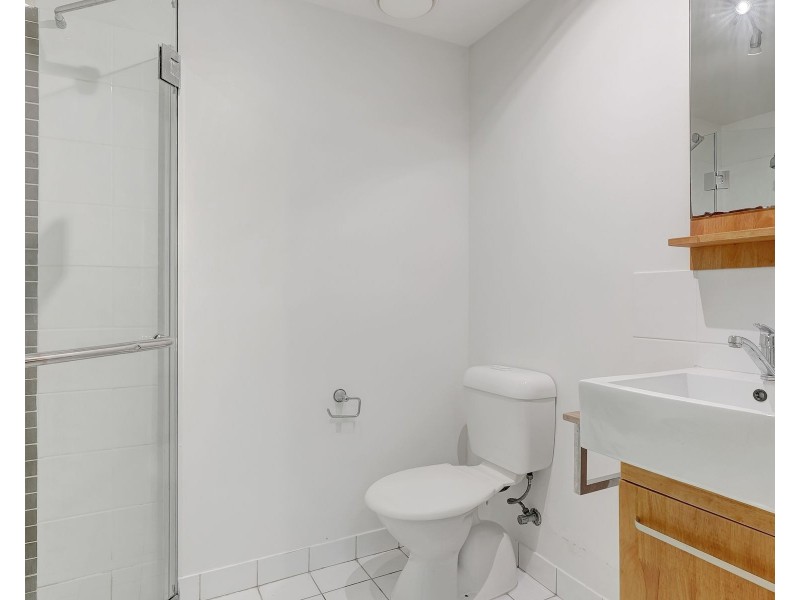 1/83 Hayward Street, Mooroobool QLD 4870