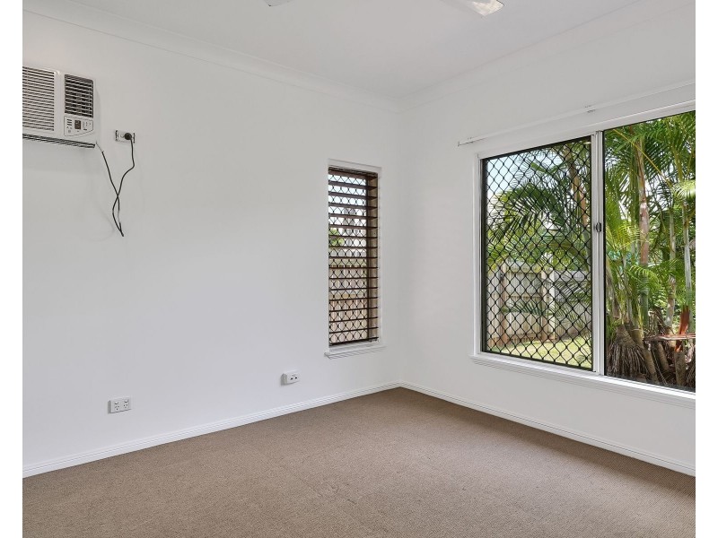 8/4-10 Hedley Close, Redlynch QLD 4870