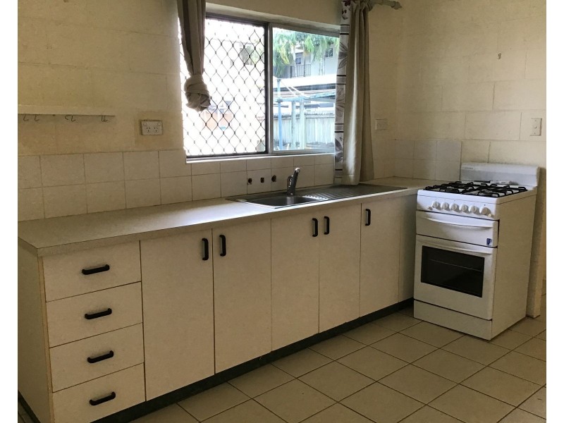 4/217 Lake Street, Cairns City QLD 4870