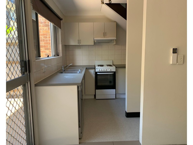 6/69 Pease Street, Manoora QLD 4870