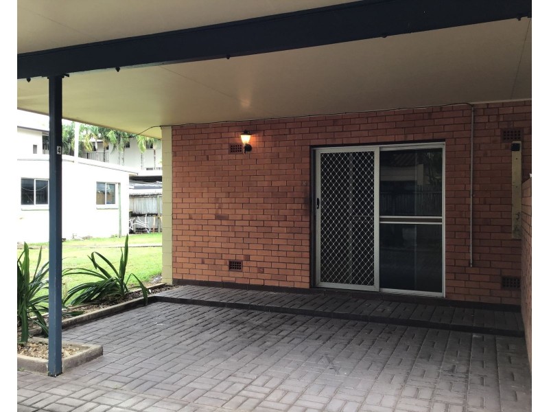 4/217 Lake Street, Cairns City QLD 4870