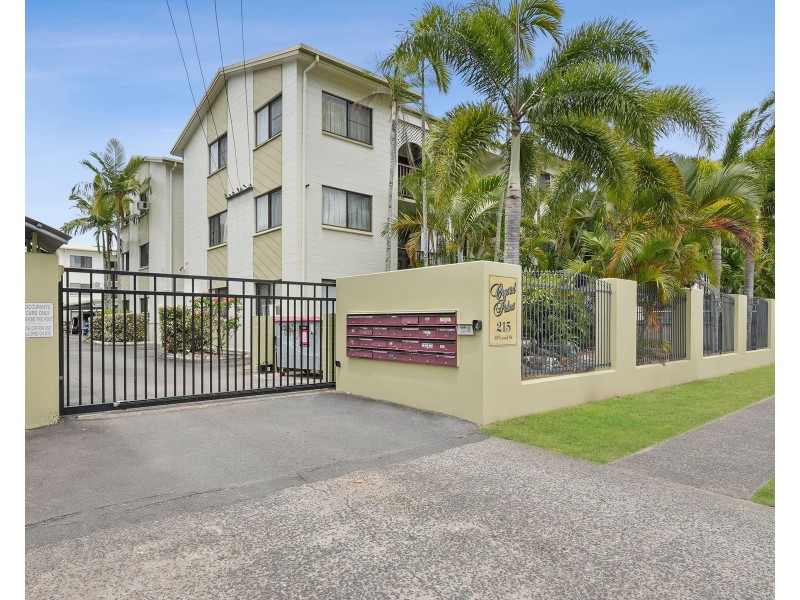 5/215-217 McLeod Street, Cairns North QLD 4870