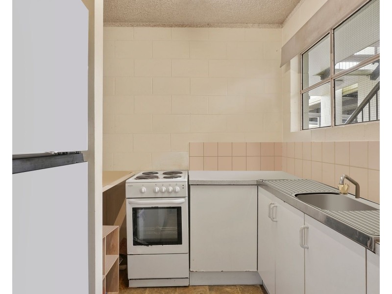 5/215-217 McLeod Street, Cairns North QLD 4870