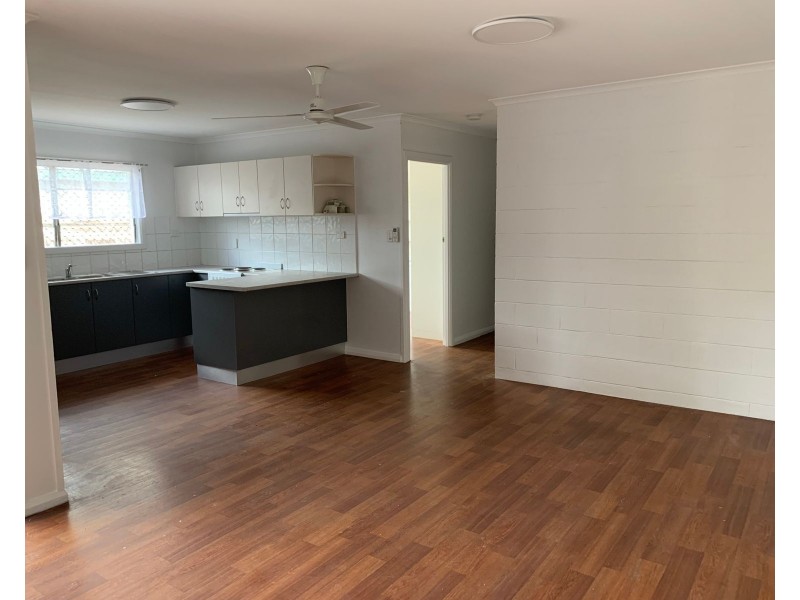 2/80 Birch Street, Manunda QLD 4870