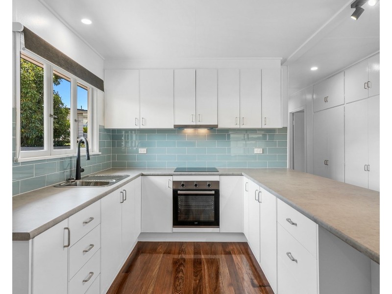 6 Jacaranda Close, Manunda QLD 4870