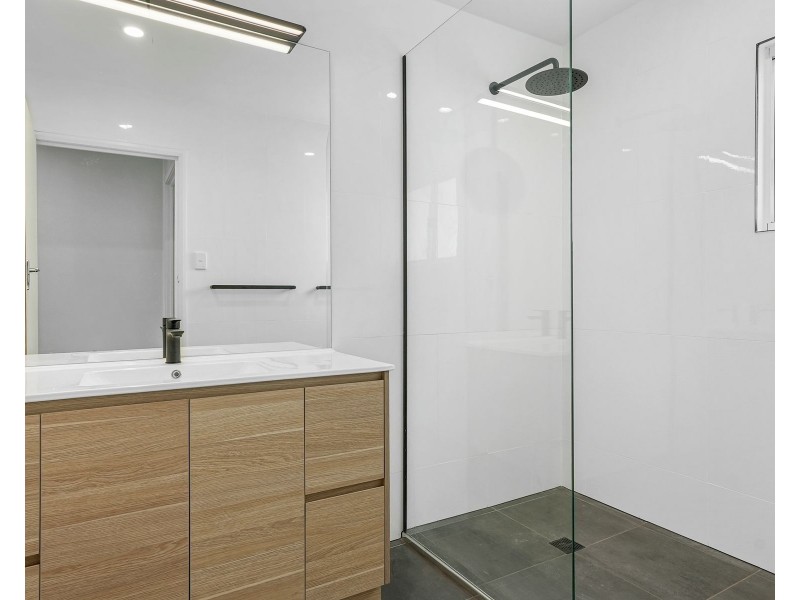 6 Jacaranda Close, Manunda QLD 4870