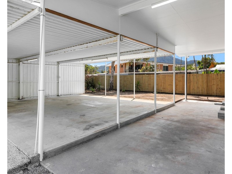 6 Jacaranda Close, Manunda QLD 4870