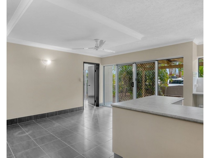1/1 Chester Court, Manunda QLD 4870