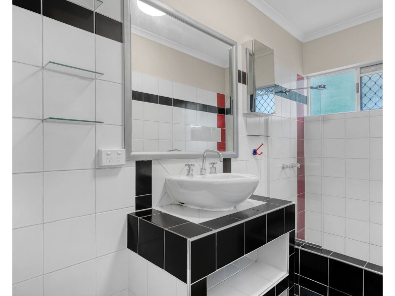 1/1 Chester Court, Manunda QLD 4870
