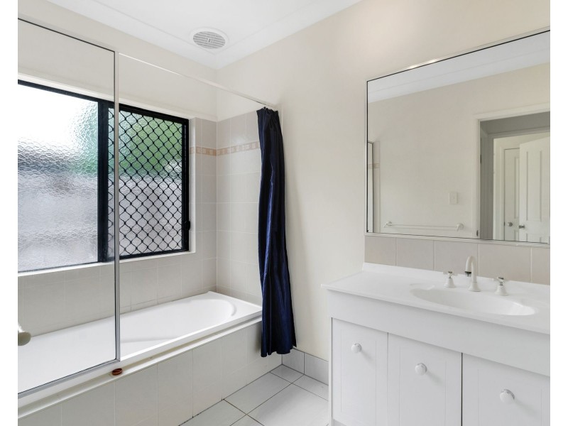 1 Ellis close, Kewarra Beach QLD 4879