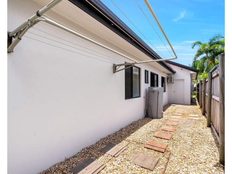 1 Ellis close, Kewarra Beach QLD 4879