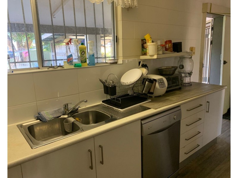 17 Card Avenue, Manunda QLD 4870